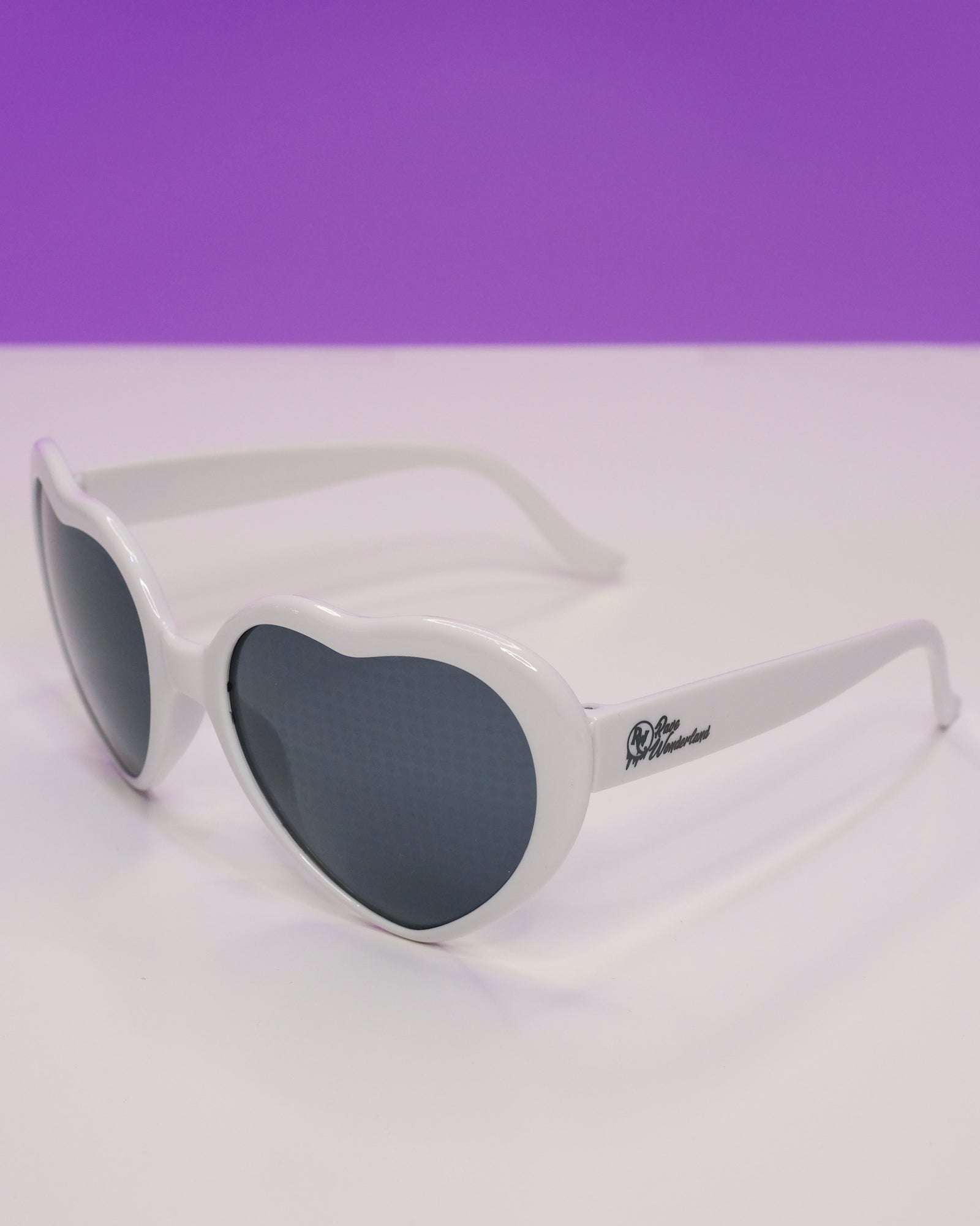 Heart Frame Diffraction Glasses