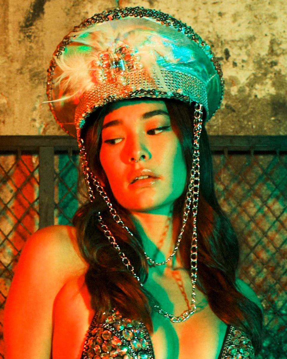 Pearl & Chain Silver Captain Hat